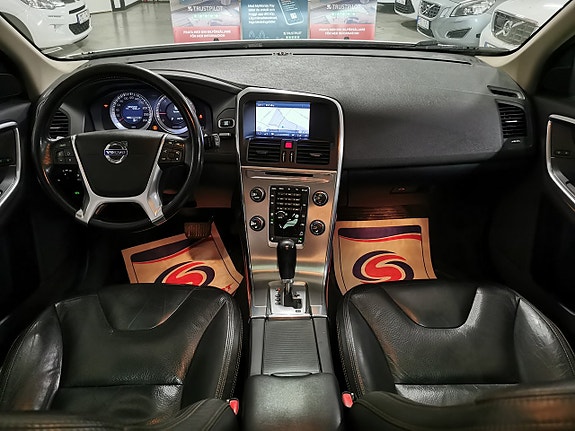 Volvo XC60 15 of 23
