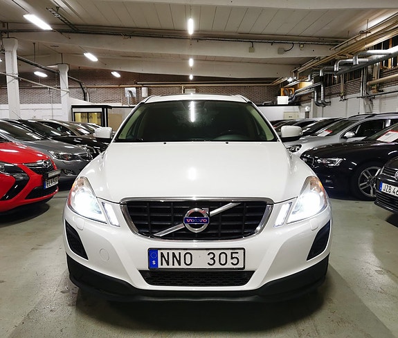 Volvo XC60 5 of 23