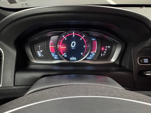 Volvo XC60 12 of 16