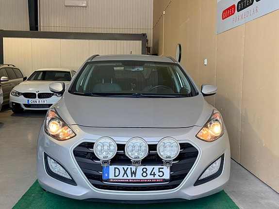 Hyundai i30 2 of 21