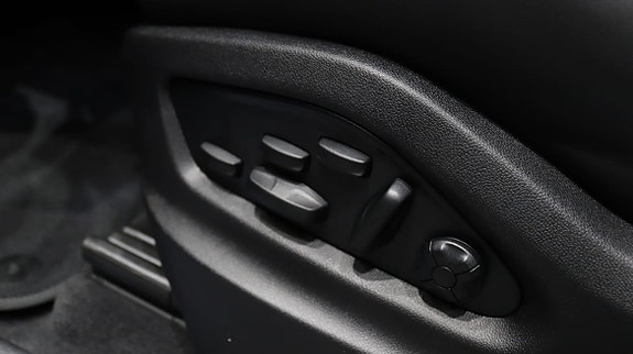 Porsche Cayenne 14 of 15