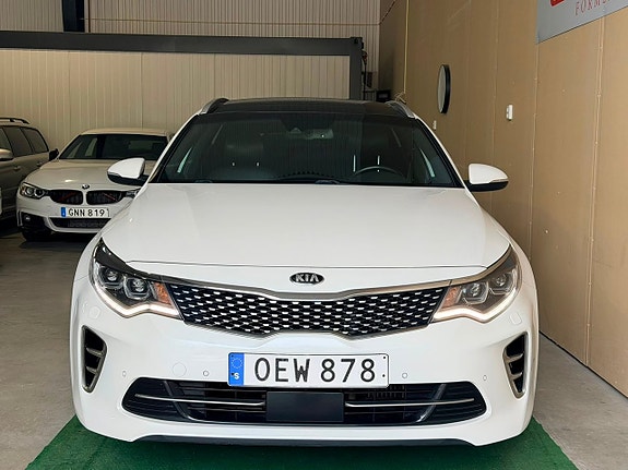 Kia Optima 2 of 23