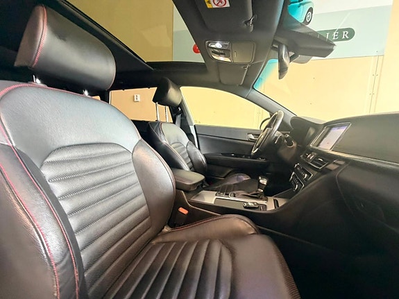Kia Optima 10 of 23