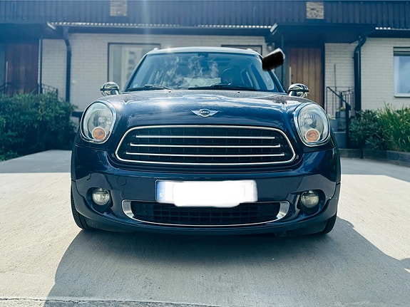 MINI Countryman Cooper D 2 of 11