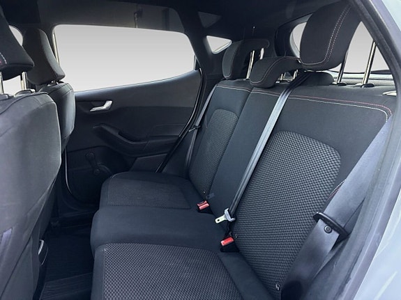 Ford Fiesta 13 of 18