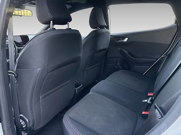 Ford Fiesta 14 of 18