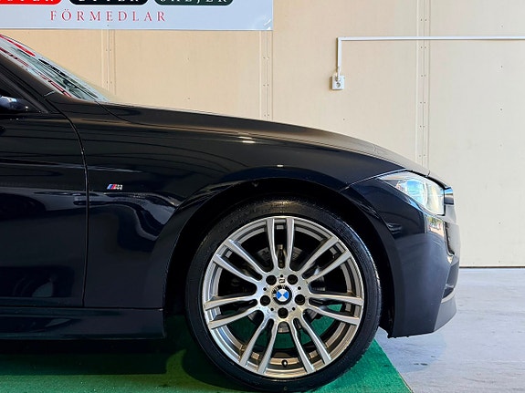 BMW 320d 3 of 18