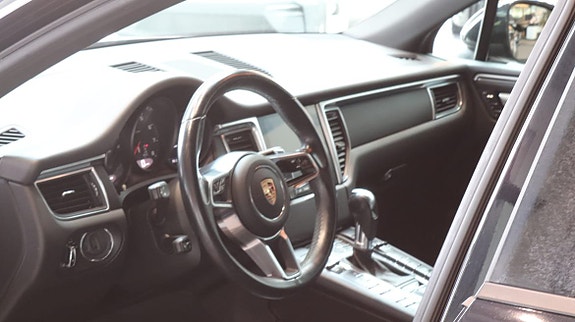 Porsche Macan 8 of 10