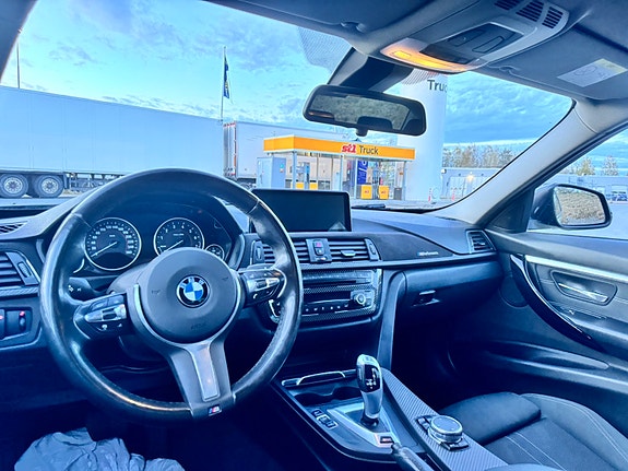 BMW 330e 10 of 19