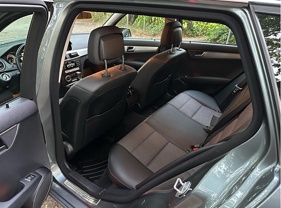 Mercedes-Benz C220 5 of 9