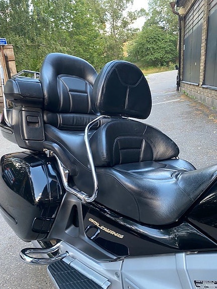 Honda GL1800A Gold Wing 4 of 10