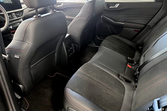 Ford Kuga 7 of 9