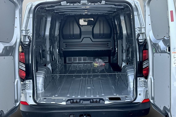 Ford Transit Custom 7 of 7