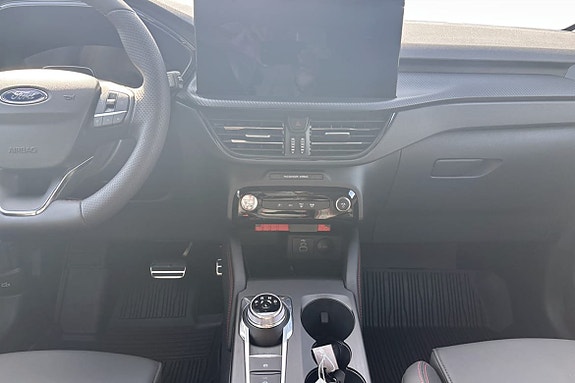 Ford Kuga 6 of 9