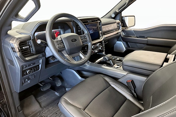 Ford F-150 4 of 8