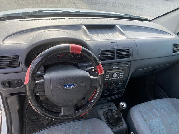 Ford Transit Connect 11 of 12