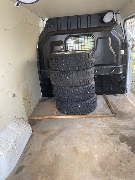Ford Transit Connect 10 of 12