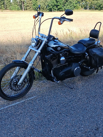 Harley-Davidson Wide Glide 2 of 8