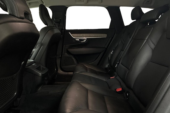 Volvo V90 Cross Country 14 of 30
