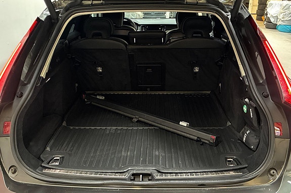Volvo V90 Cross Country 10 of 30