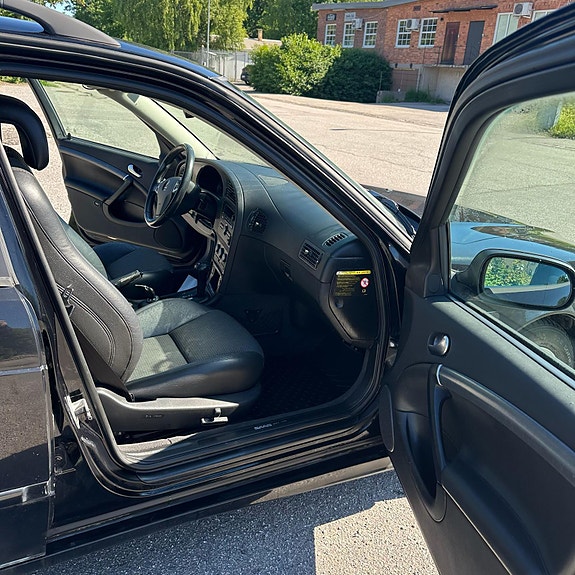 Saab 9-5 3 of 8