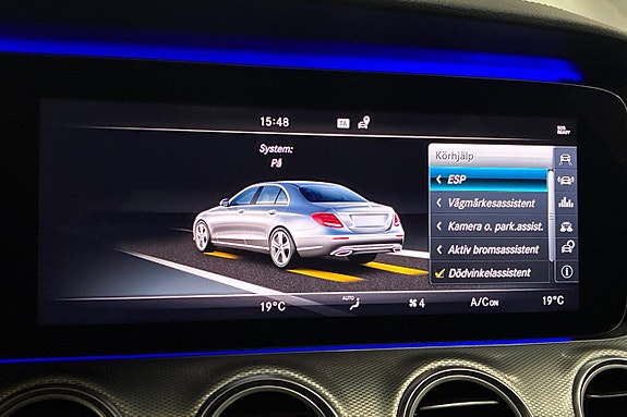 Mercedes-Benz E220 d 24 of 30