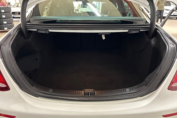 Mercedes-Benz E220 d 10 of 30