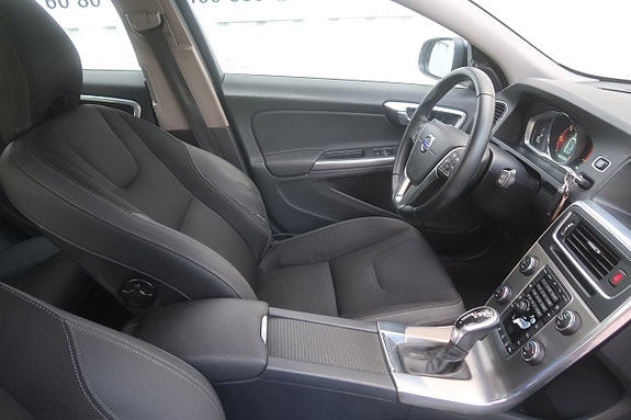 Volvo V60 9 of 27