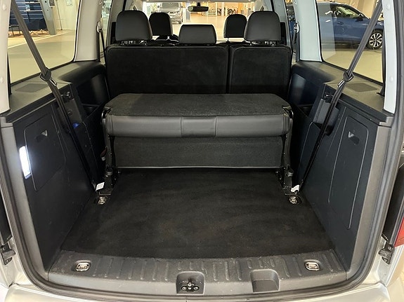 Volkswagen Caddy Maxi 12 of 14