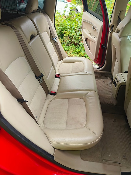 Volvo V70 4 of 10
