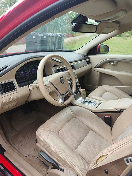 Volvo V70 6 of 10