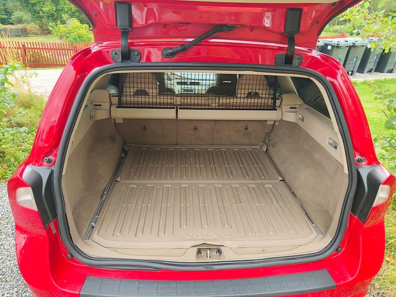 Volvo V70 3 of 10