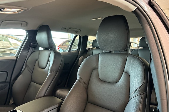 Volvo V60 19 of 30