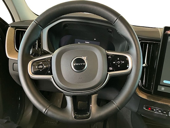 Volvo XC60 10 of 13
