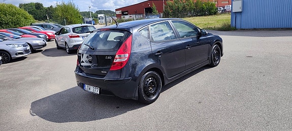 Hyundai i30 4 of 5
