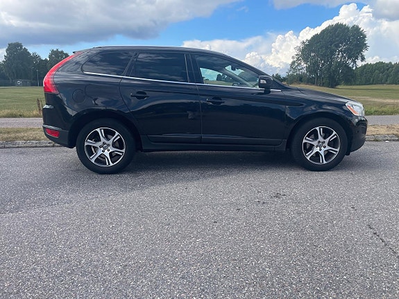 Volvo XC60 3 of 18