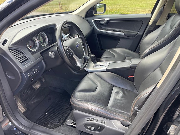 Volvo XC60 10 of 18