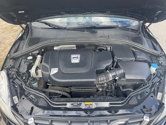 Volvo XC60 15 of 18