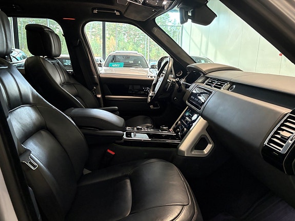 Land Rover Range Rover 13 of 27