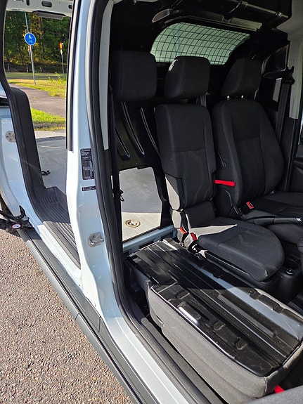 Ford Transit Connect 7 of 7