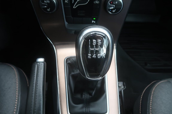 Volvo V40 Cross Country 21 of 27
