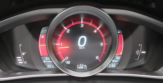 Volvo V40 Cross Country 11 of 27