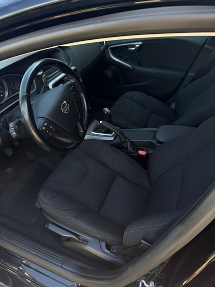 Volvo V40 4 of 6