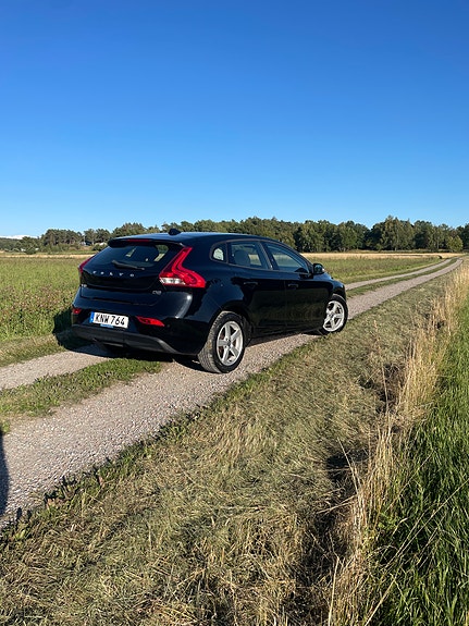 Volvo V40 3 of 6