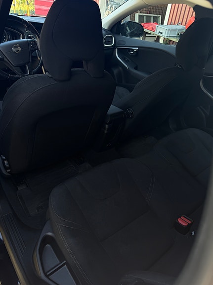 Volvo V40 6 of 6