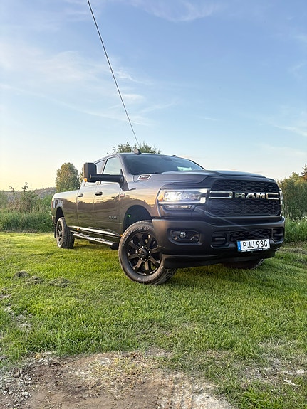 RAM 3500 2 of 7