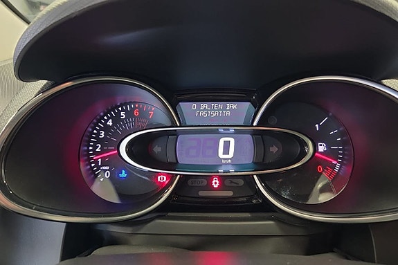 Renault Clio 16 of 21