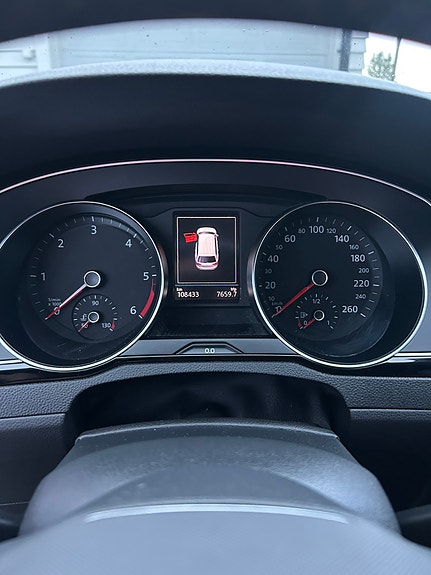 Volkswagen Passat 4 of 7