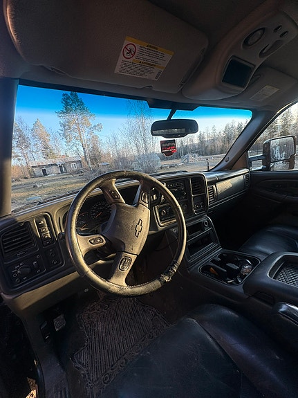 Chevrolet Silverado 2500 3 of 5