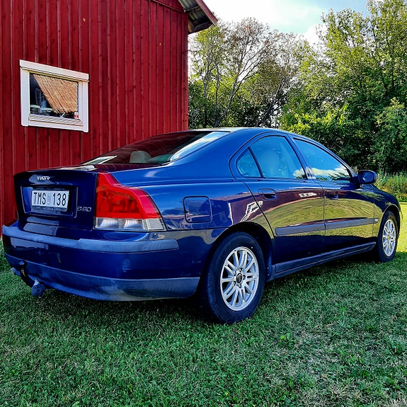Volvo S60 2 of 13